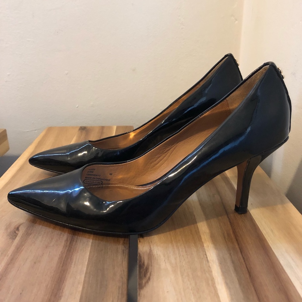 Coach classic patent leather pumps size 5 B